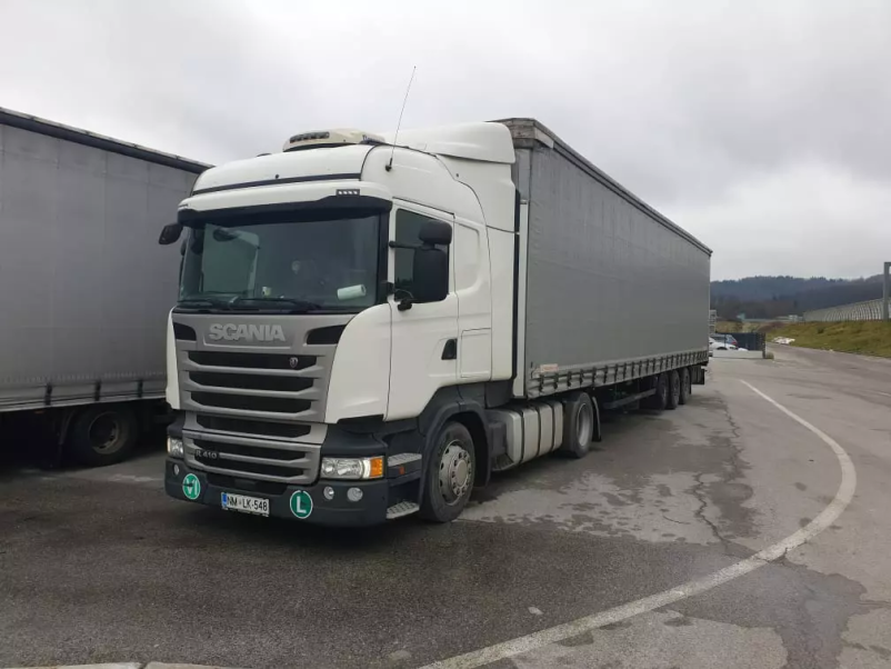 Tovor na paletah Italija