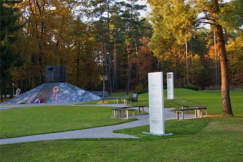 Pokopališče Dobrava