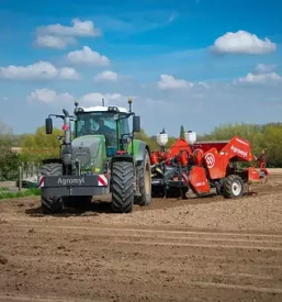 Popravilo kmetijske mehanizacije na terenu