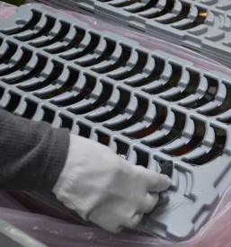 Prasno barvanje kovin