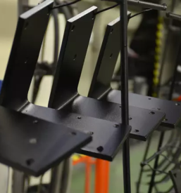 Prasno barvanje kovin