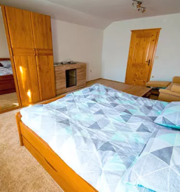 Prenocisca s hrano okolica ljubljane