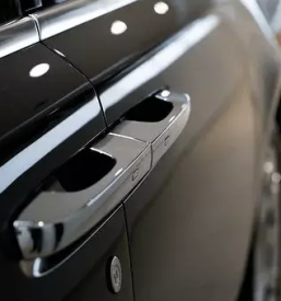 Prodaja tovornih in osebnih vozil slovenija