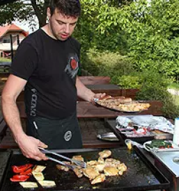 Prostor za zakljucene druzbe in praznovanja menges