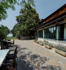 Prostor za zakljucene druzbe na turisticni kmetiji kozina