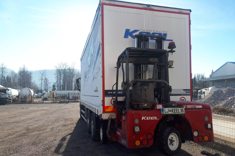 Razkladanje z viličarjem Kamnik, okolica