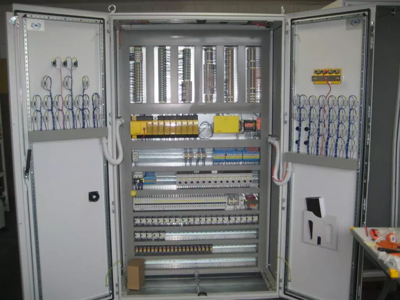 servis stikalnih naprav