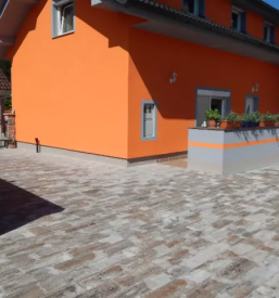 Tlakovanje dvorišč Ljubljana