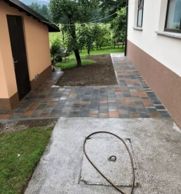 Tlakovanje dvorišč Ljubljana