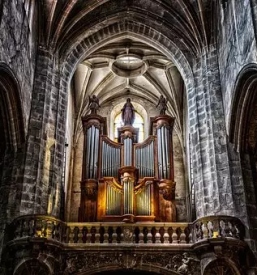 Uglasevanje orgel harmoniji medvode