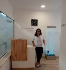 Ugoden kozmeticni salon koper