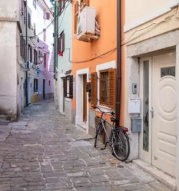 Ugoden najem apartmaja za osebi piran center