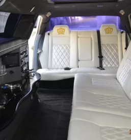 Ugoden najem limuzine