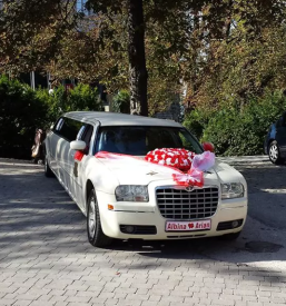 Ugoden najem limuzine