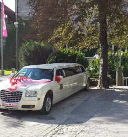 Ugoden najem limuzine