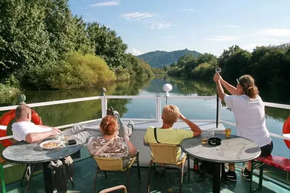 Zelo ugodna plovba z ladjo po Ljubljanici