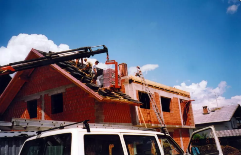 Ugodno ponudbo za krovska dela si zagotovite pri Izolacije Grošelj, Kamnik 