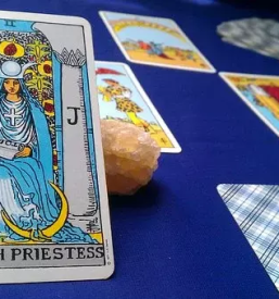 Vedezevanje s tarot kartami