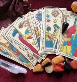 Vedezevanje s tarot kartami