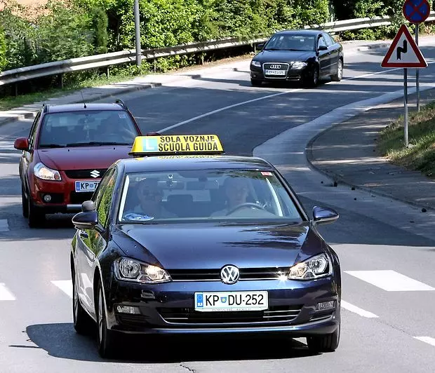 Vpišite se v ugodno šolo vožnje na Obali