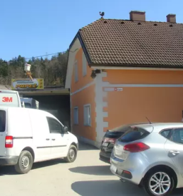 Avtokleparstvo kamnik