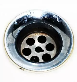 Odmasevanje kuhinjskih odtokov kras