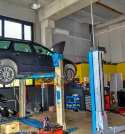 Avtoservis in avtovleka koper obala
