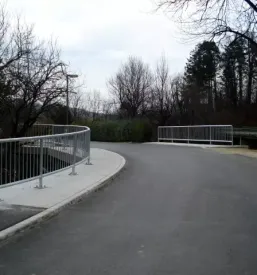 Varovalna oprema za ceste