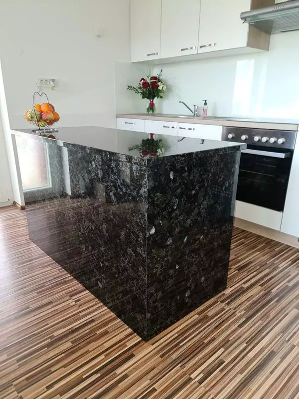 Ugoden kamnosek Gorenjska