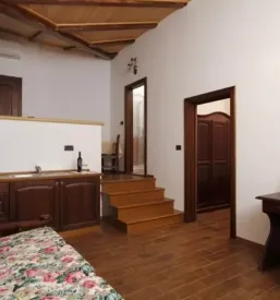 Ugoden apartma kojsko goriska