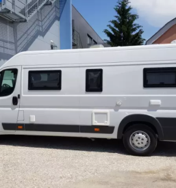 Custom made campers zvan