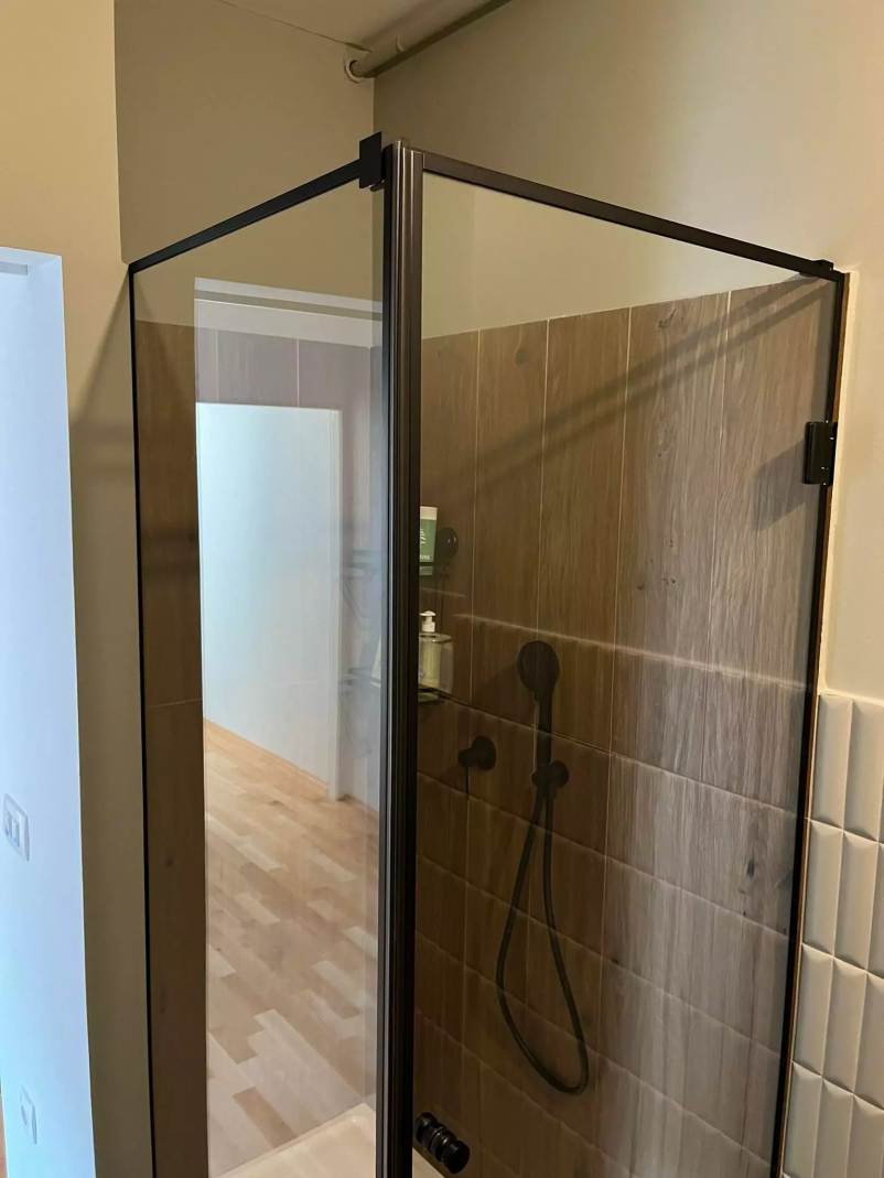 Izdelava steklenih tuš kabin Osrednja Slovenija