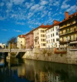 Prevoz po reki z ladjico ljubljana - obiščite nas