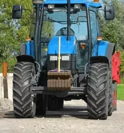 Peskanje kmetijske mehanizacije savinjska