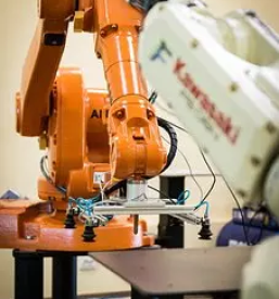 Montage und aufstellung von robotern slowenien