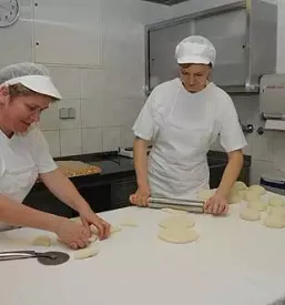 Oskrba starejsih na domu dolenjska