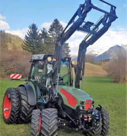 Faresin krmilne prikolice in teleskopski nakladaci