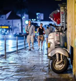 Najem skuterjev supov in motorjev komenda