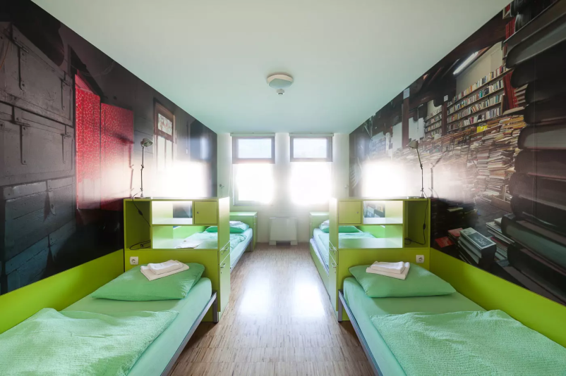 Iščete ugodno nočitev v Mariboru? Vabljeni v prenovljen Hostel Pekarna