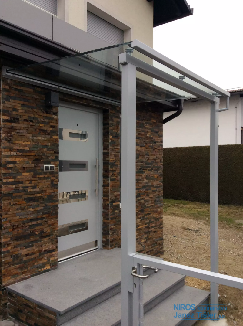 Za vaš dom izdelamo najbolj kvalitetne steklene nadstreške v Sloveniji