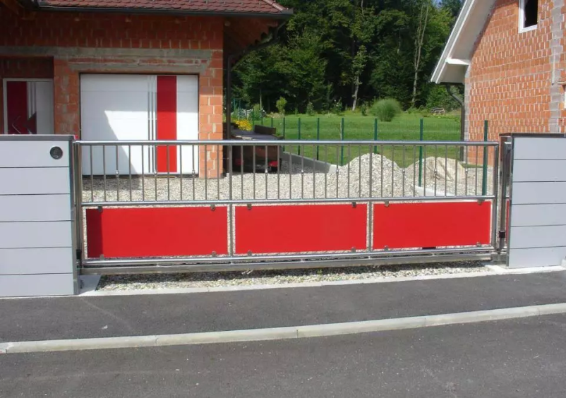 Nudimo vam ugodna vrata za dvorišča v Sloveniji