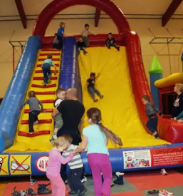 Ugodni najem izposoja napihljivih igral v sloveniji