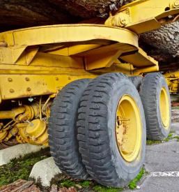 Kamionski prevoz lesa in hlodovine ljubljana okolica