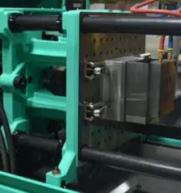 Brizganje plastike dragatus