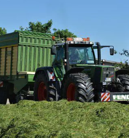 Servis traktorjev fendt na terenu
