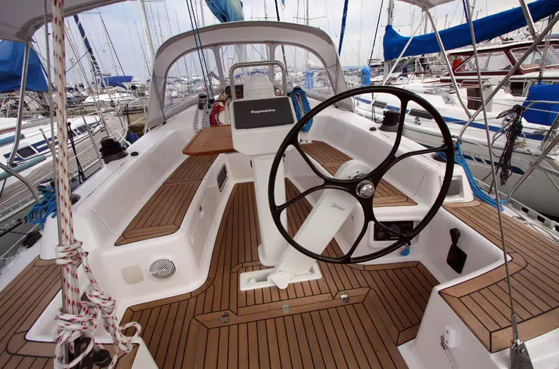 Ugodna izdelava izdelkov iz poliestra Slovenija 