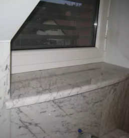 Kamnite okenske police osrednja slovenija