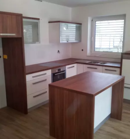 Masivno pohistvo po meri osrednja slovenija