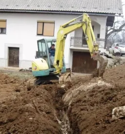 Storitve z gradbeno mehanizacijo Bela krajina, Slovenija