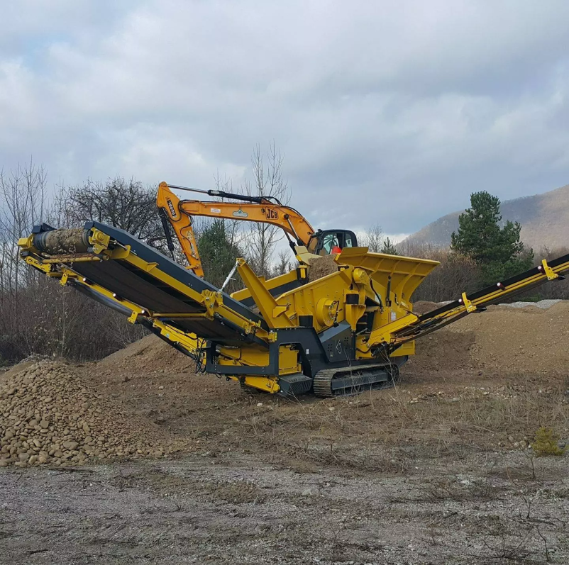 Storitve z gradbeno mehanizacijo Novo mesto 